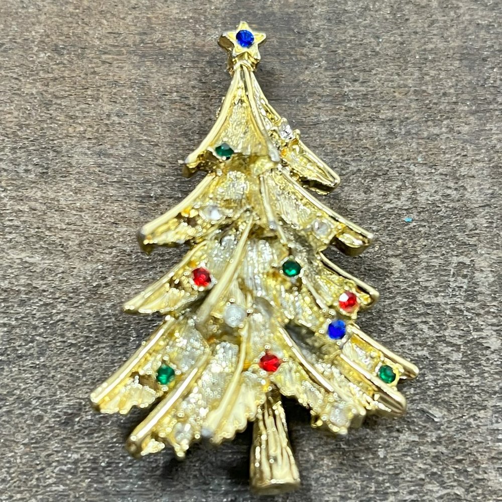 Vintage Beautiful Gold Tone and Rhinestone Jeweled Christmas Tree Brooch